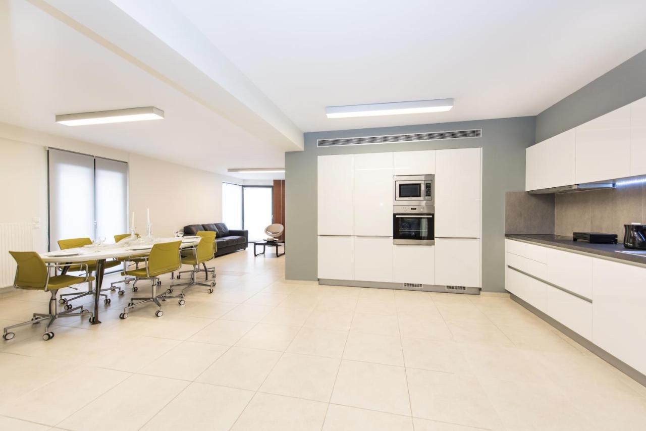 Spacious Fully Equipped 3Bd 2Bath Apt In The Heart Of City With Balconies Ac And Fast Wifi #1 Ираклион Экстерьер фото