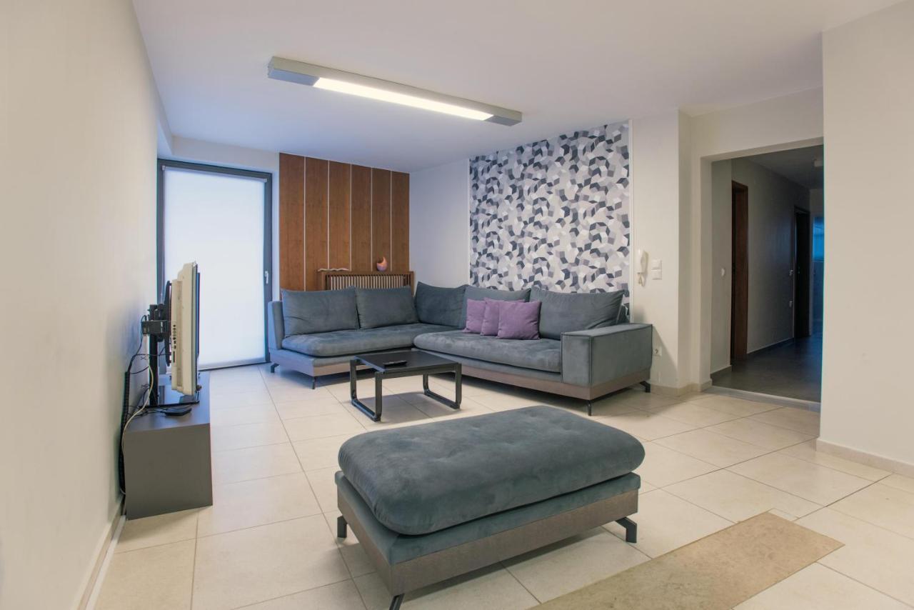 Spacious Fully Equipped 3Bd 2Bath Apt In The Heart Of City With Balconies Ac And Fast Wifi #1 Ираклион Экстерьер фото