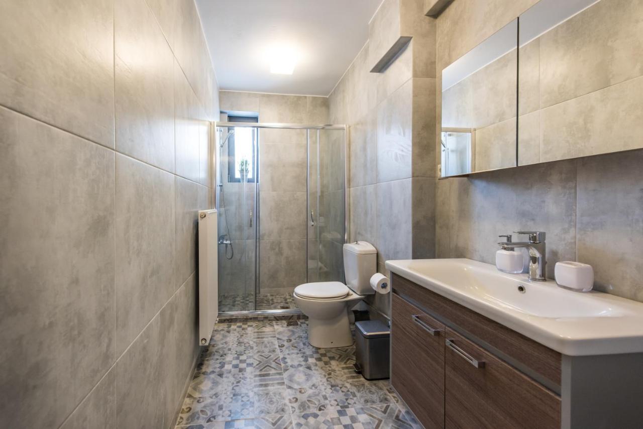 Spacious Fully Equipped 3Bd 2Bath Apt In The Heart Of City With Balconies Ac And Fast Wifi #1 Ираклион Экстерьер фото